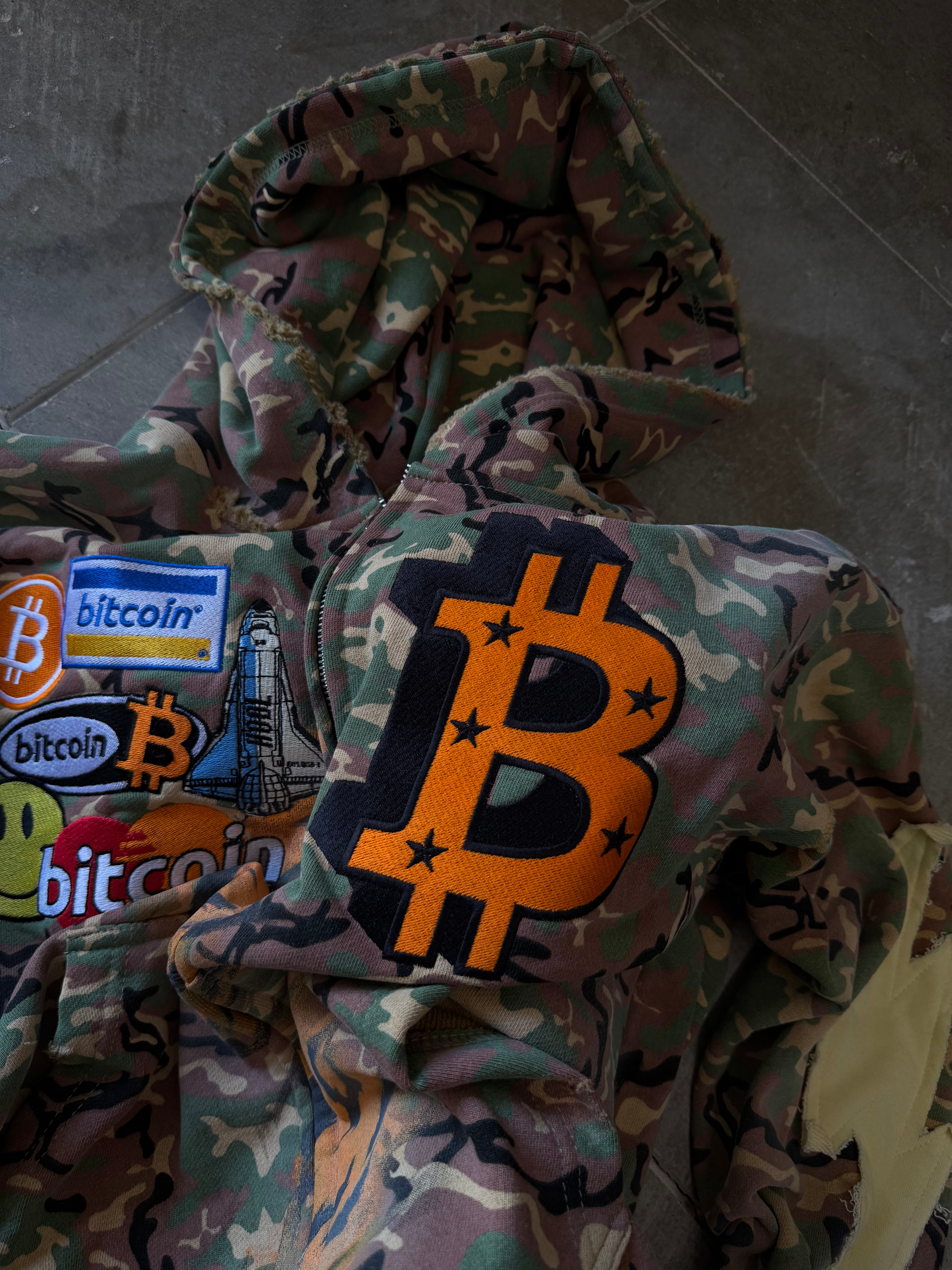 BITCOIN “CAMO” K1 ZIP UP