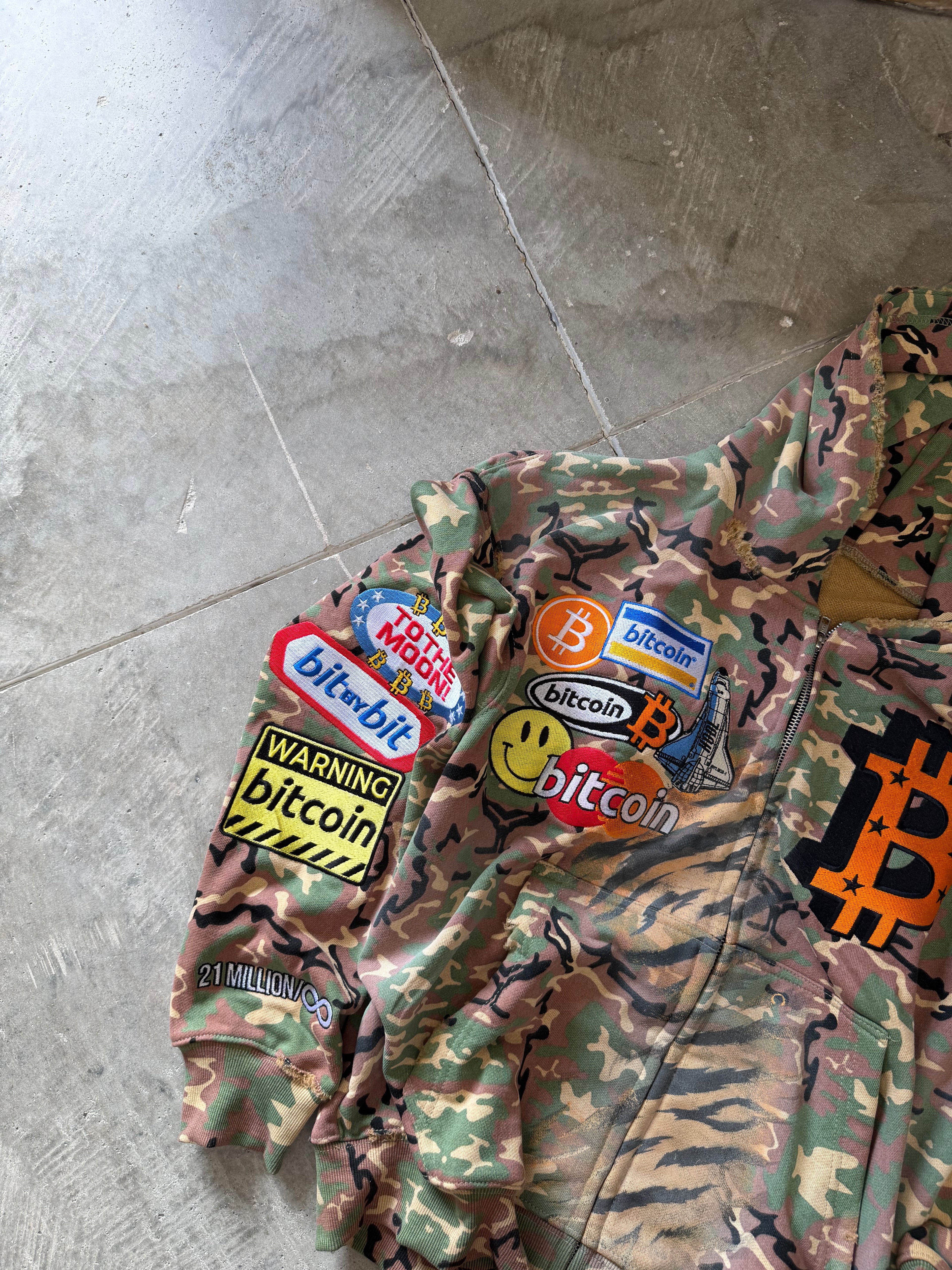 BITCOIN “CAMO” K1 ZIP UP